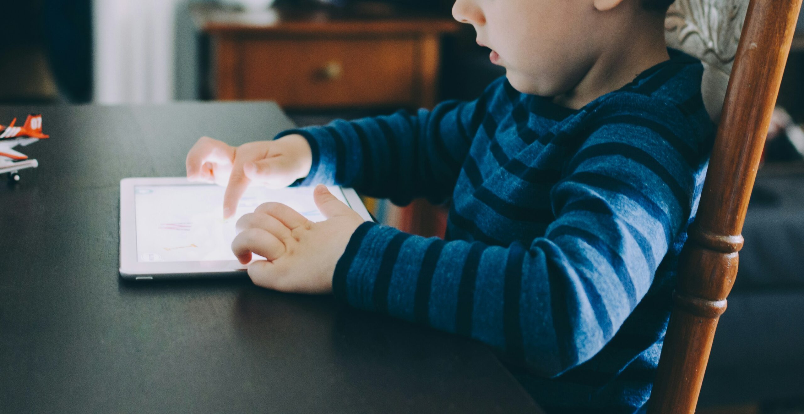 Too much screen time can cause obese kids