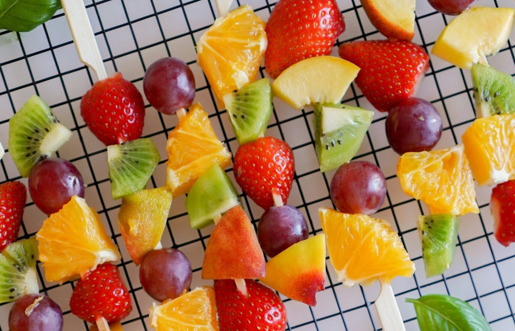 Fruit skewers to make at home